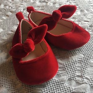 Baby Gap red velvet shoes with bow